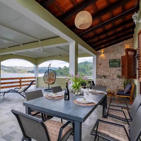 Casa de Férias Lovely In With House Sea View