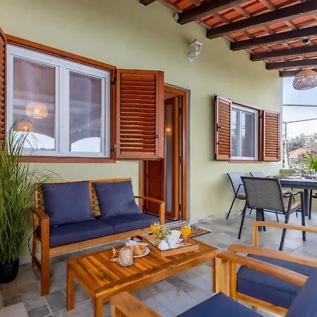 Lovely In With House Sea View *